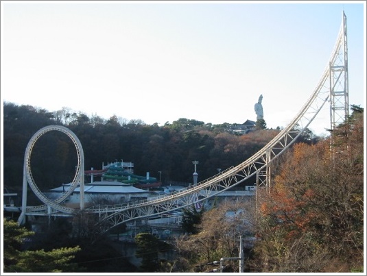 カッパピアの宙返りジェットコースター