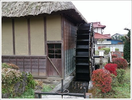 上芝の共同水車の裏手