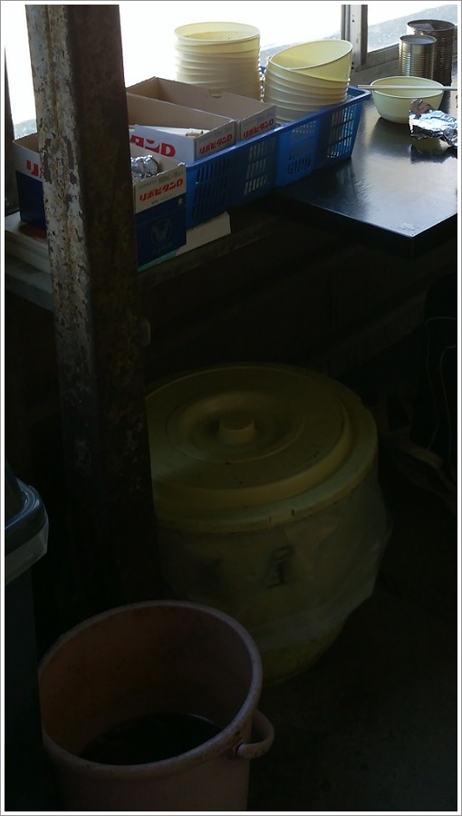 丸美屋自販機コーナー店内