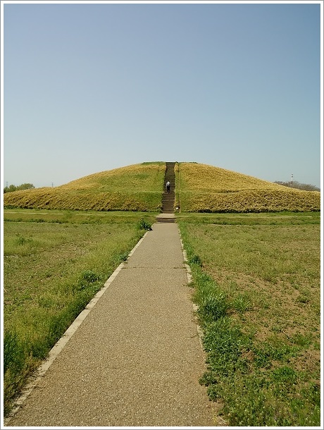 二子山古墳です