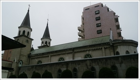 二本の尖塔が目印の前橋カトリック教会