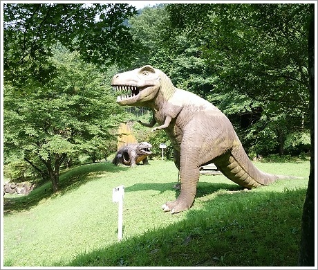 大桁緑地公園にいる恐竜