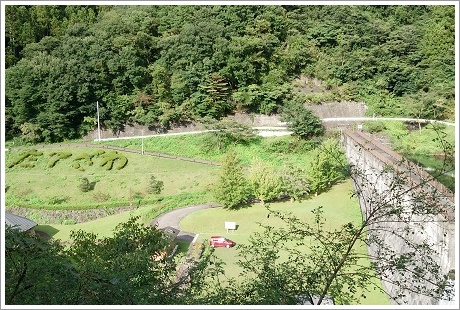 立沢川ダム緑地と立沢川砂防ダム