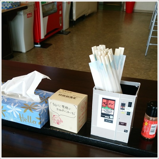 自販機食堂の店内にはレンジも完備