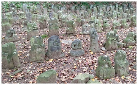 見事に並んだ五百羅漢