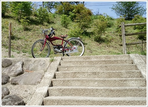 車川とモペットバイク