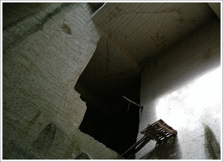 高い位置に石室