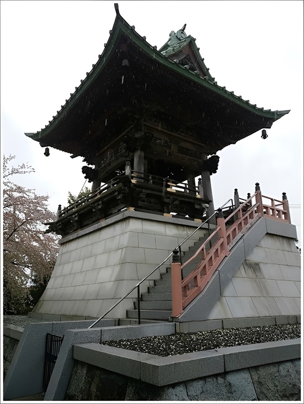 勤勉の鐘(鐘楼)