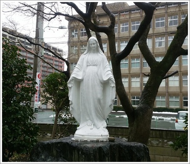 ����̕����������}���A�l��