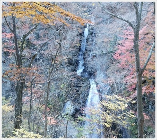 落差96mの小中大滝瀑布