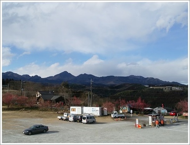 �k���̐Y���R���̌i�F�i�P�n���ԏ�j