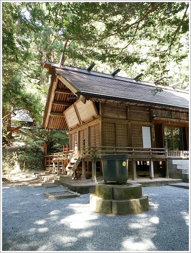 三夜沢赤城神社拝殿
