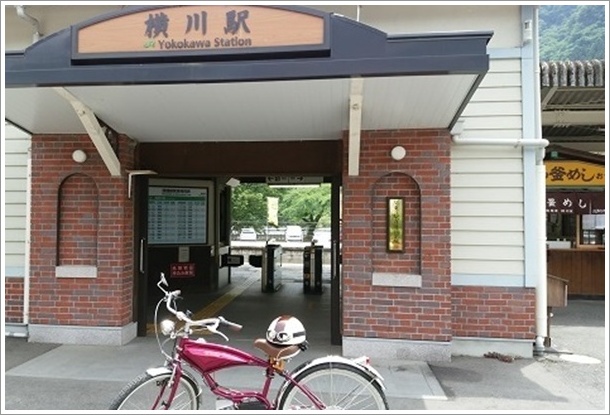 �M�z�{������w