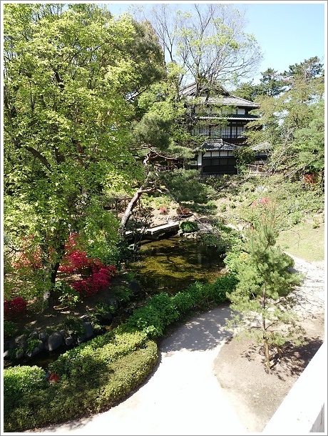 庭園前から見た臨江閣