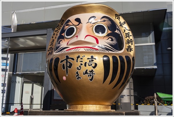 高崎駅前だるま市