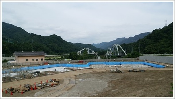 大橋と八ッ場ダム建設現場