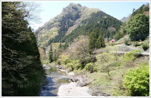 万年橋から撮った景色抜群の南牧川