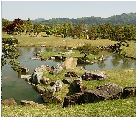 楽山園（梅の茶屋）から見える景色（庭園前方向）