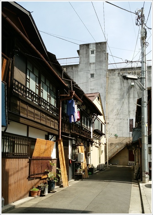 西側の柳川町方面