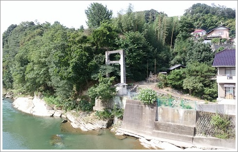 鏑川と小野塩薬師如来